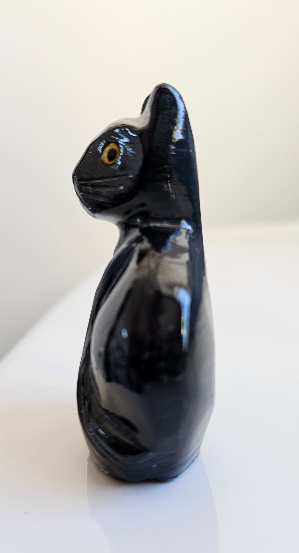 black onyx cat carving