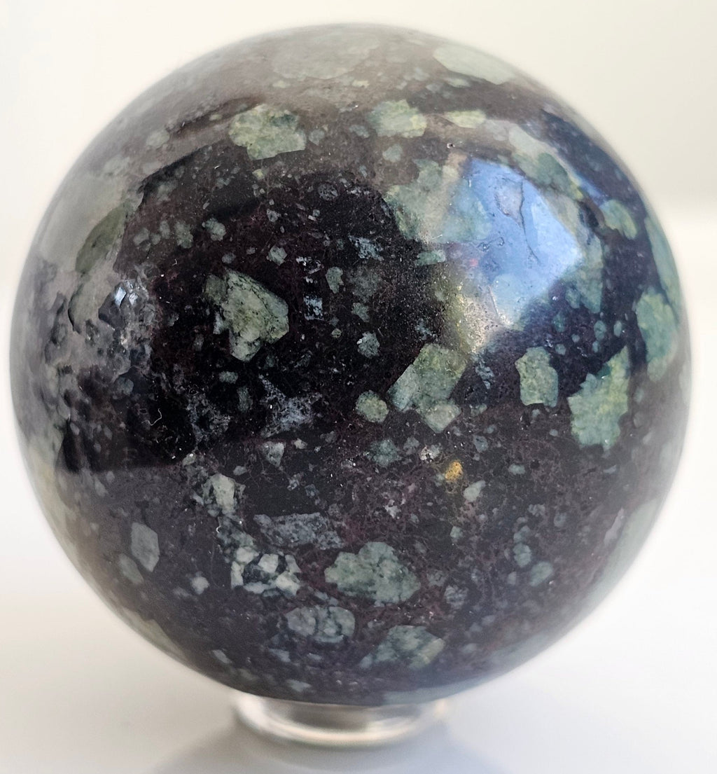 lakelandite sphere from cumbria