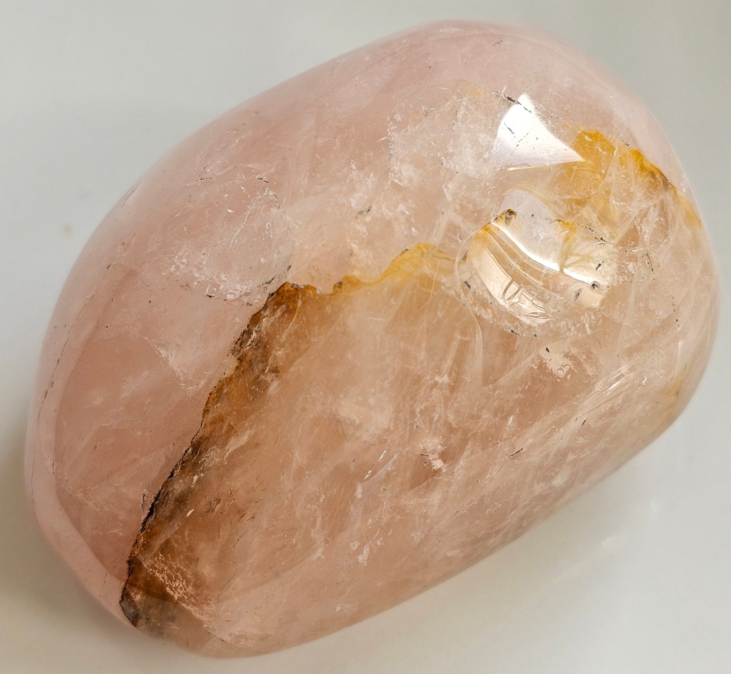 rose quartz crystal therapy stone