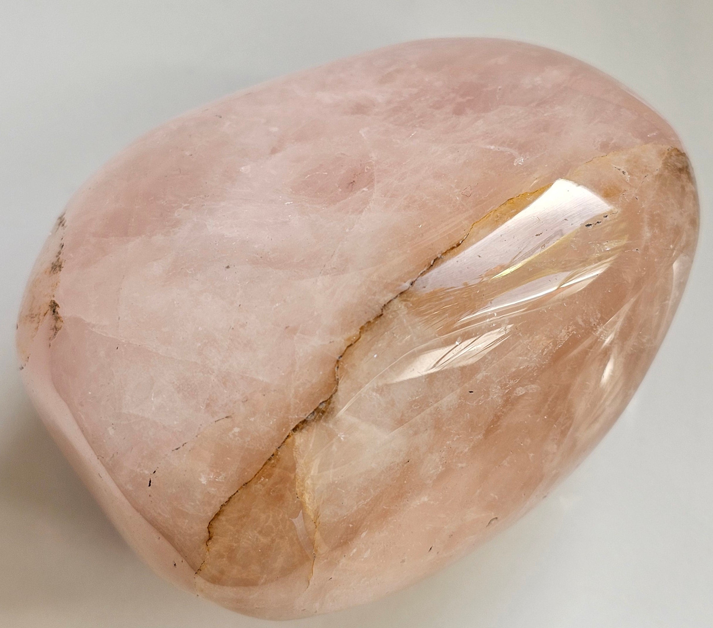 rose quartz crystal therapy stone