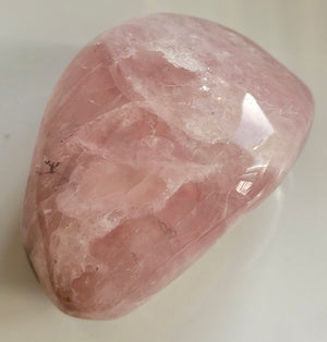 Quartz (rose) #1 287g 8cm x 4cm