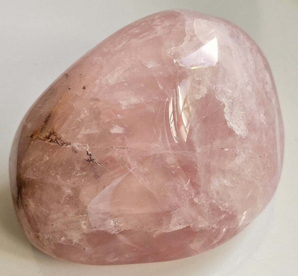 rose quartz crystal therapy stone
