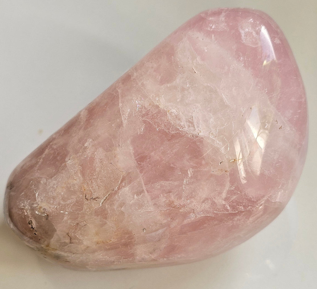 rose quartz crystal therapy stone