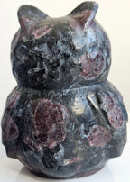 garnet and arvfedsonite owl carving
